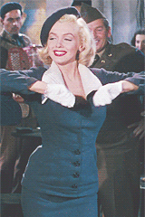 Marilyn-Monroe-Dance-Reaction-Gif.gif
