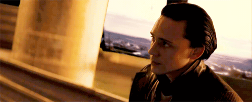 Loki-Facepalm-Gif-In-The-Avengers.gif