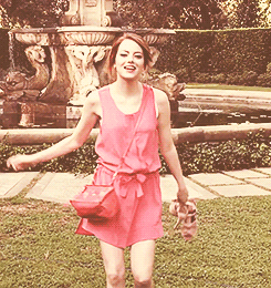http://mrwgifs.com/wp-content/uploads/2014/01/A-Stylish-Emma-Stone-Gives-You-a-Thumbs-Up-In-a-Pink-Dress.gif