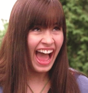 Teenage-Demi-Lovato-Fan-Girl-Yelling-At-