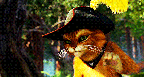 Angry-Puss-In-Boots-Hiss-Claw-Gif.gif