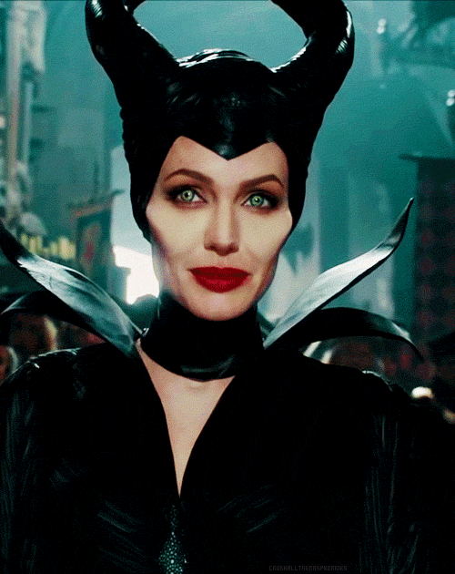 https://mrwgifs.com/wp-content/uploads/2014/06/Angelina-Jolie-As-Maleficent-Laughs-And-Walks-Away.gif